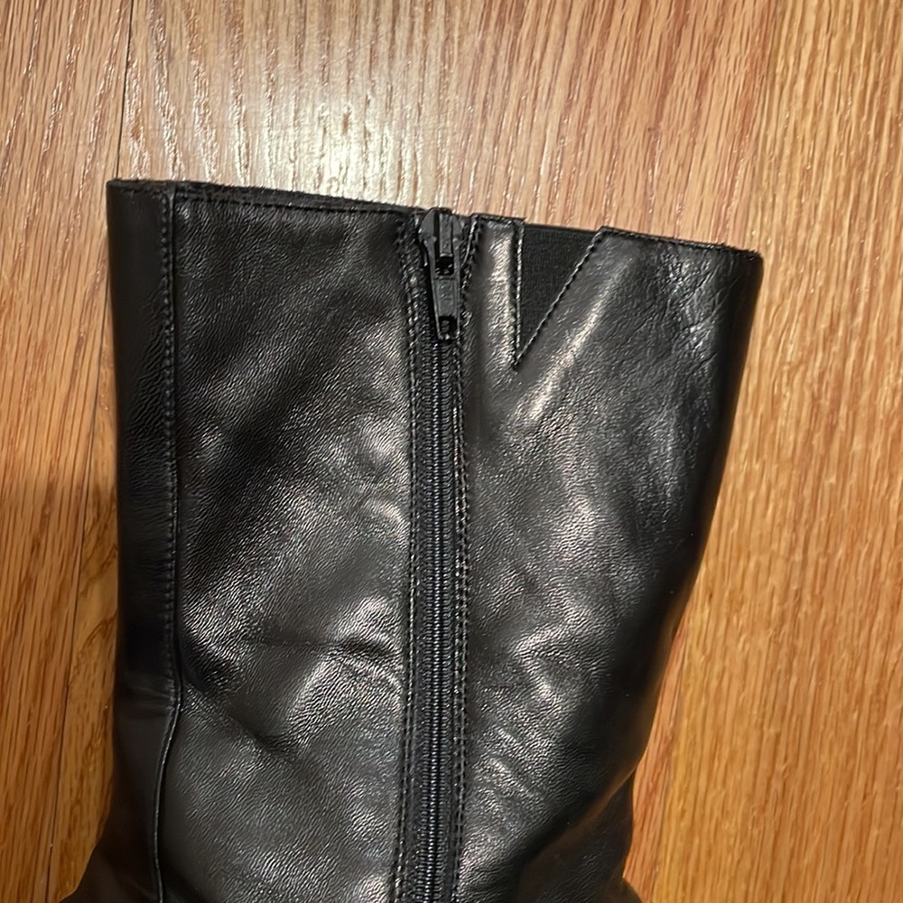 COLE HAAN Black low zipper boot. Block heel. 9.5 M leather Italy Boot comfort - Picture 13 of 16
